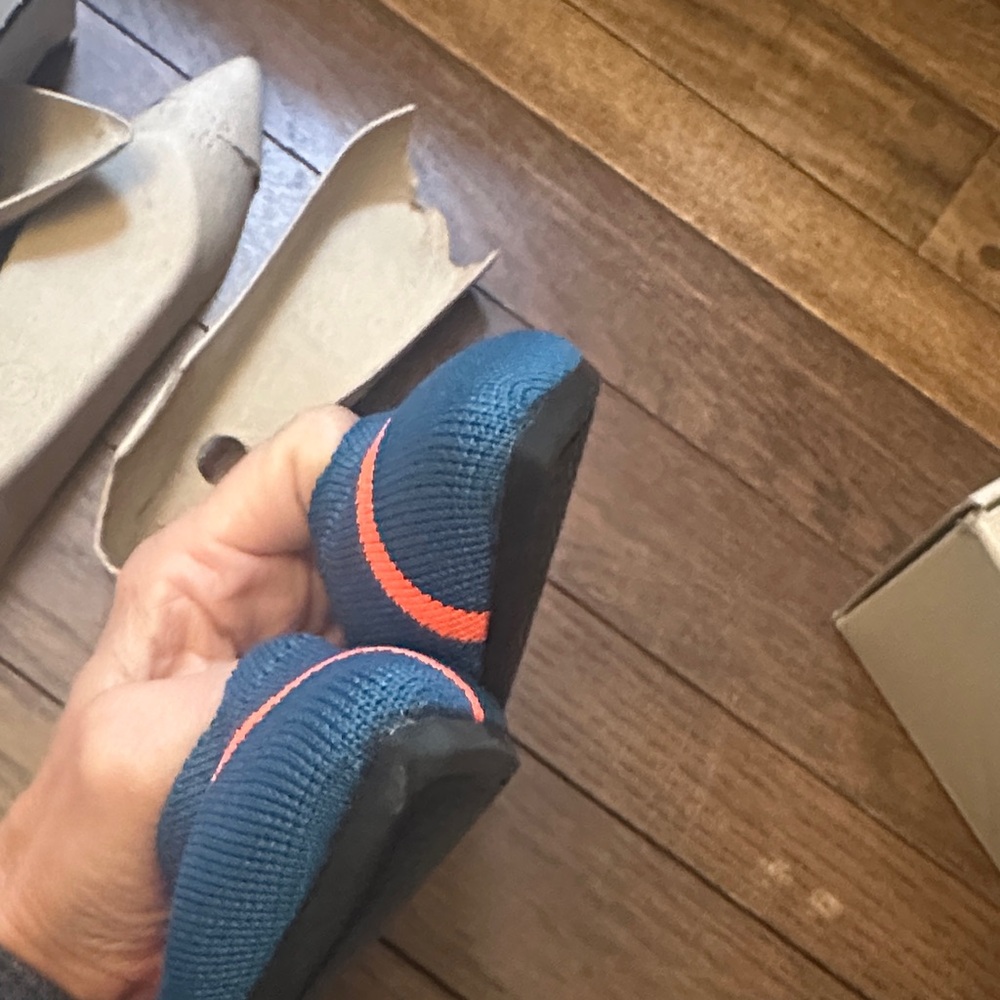 Rothys teal neon blue line points - Picture 5 of 5